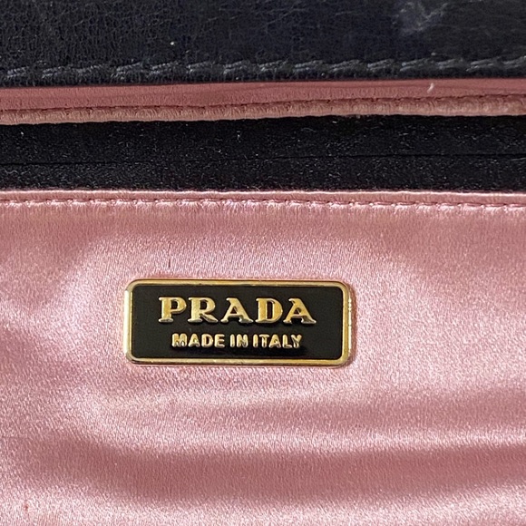 AUTHENTIC VINTAGE PRADA NAPPA LEATHER PLEATED POCHETTE CLUTCH, BLACK - Picture 12 of 15